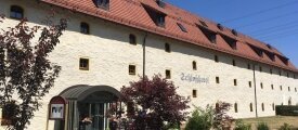 Hoteleingang, Quelle: Wasserschloss Klaffenbach Schlosshotel Chemnitz
