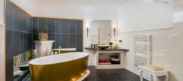 Badewanne Suite Rokoko, Quelle: Wasserschloss Klaffenbach Schlosshotel Chemnitz