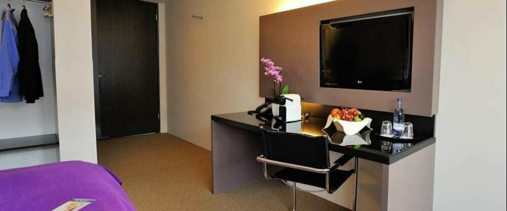 Ebenerdiges Komfort PLUS - WEHRGANG - Zimmer mit Balkon (über zwei kleine Stufen erreichbar). Zustellbett / Babybett möglich