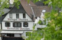 Weingut Pia Stassen - Hotel-Außenansicht