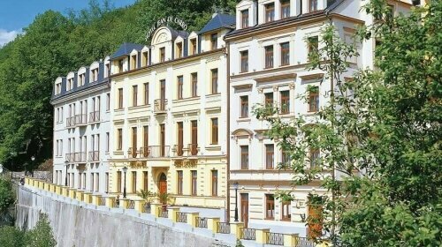 Wellness Hotel Jean de Carro - Hotel-Außenansicht