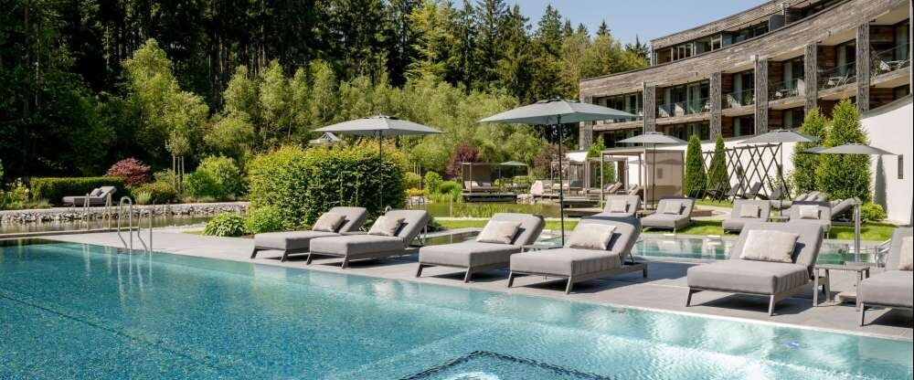 Wellness & Naturresort Reischlhof****S - Hotel-Außenansicht Pool