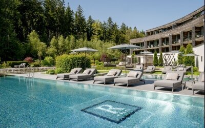 Wellness & Naturresort Reischlhof****S - Hotel-Außenansicht Pool