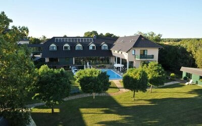 Wellnesshotel Christinenhof & Spa - Hotel-Außenansicht