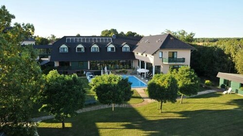 Wellnesshotel Christinenhof & Spa - Hotel-Außenansicht