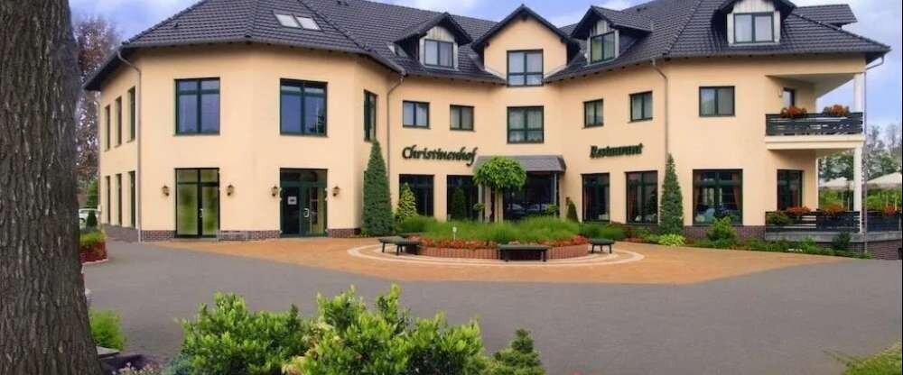 Wellnesshotel Christinenhof & Spa - Hotel-Außenansicht