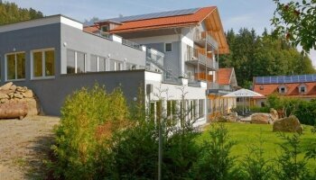 Wellnesshotel deine Auszeit - Hotel-Außenansicht