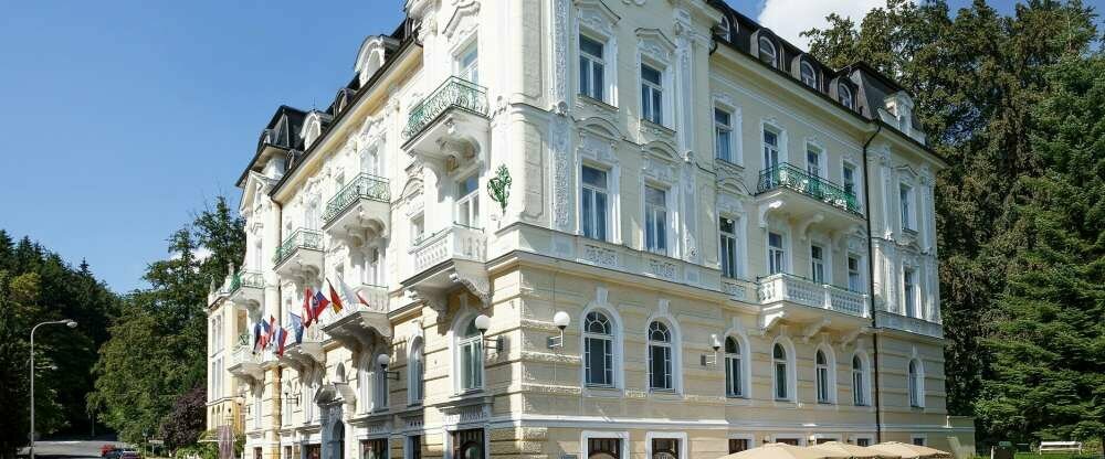 Westend - Hotel-Außenansicht