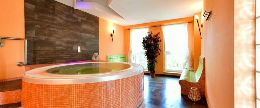 Whirlpool im Wellnessbereich