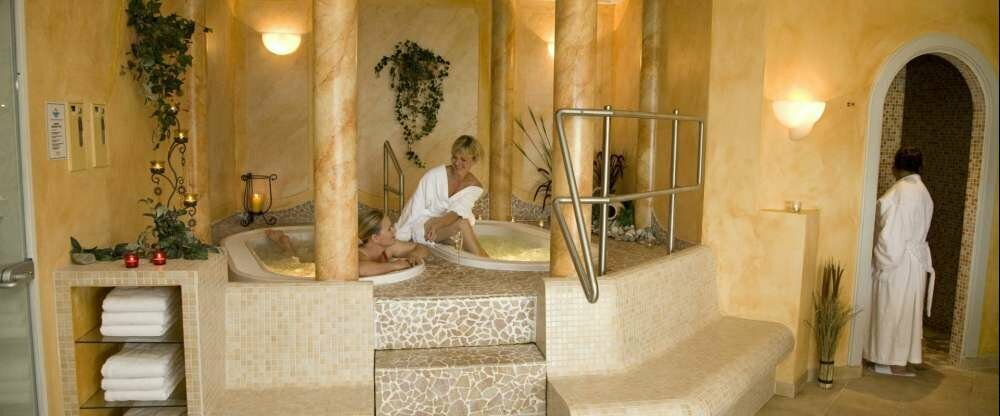 (c) Seehotel Grauer Bär