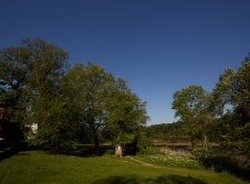 Wiese am See