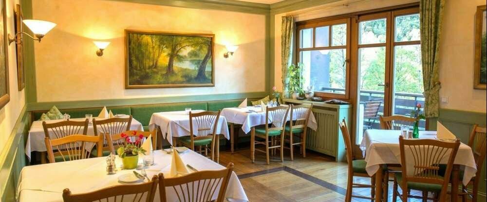 Unser Wintergarten im Restaurant - ideal für kleine Familienfeiern, à la carte Restaurant.