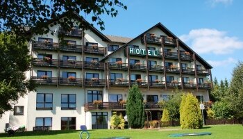 Wohlfühlhotel DER JÄGERHOF - Hotel-Außenansicht