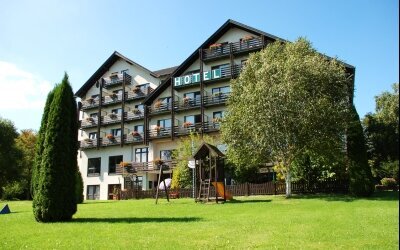 Wohlfühlhotel DER JÄGERHOF - Hotel-Außenansicht
