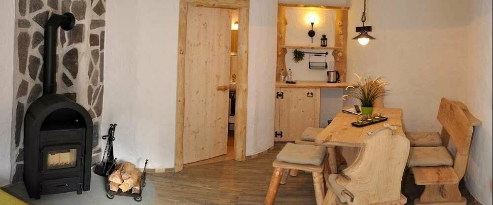 Wohnbereich mit Kamin