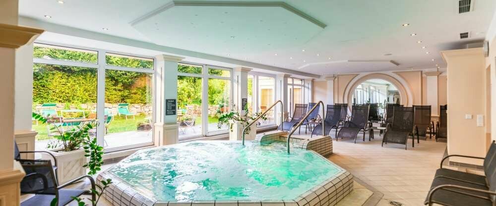 Therme mit Whirlpool 36°C