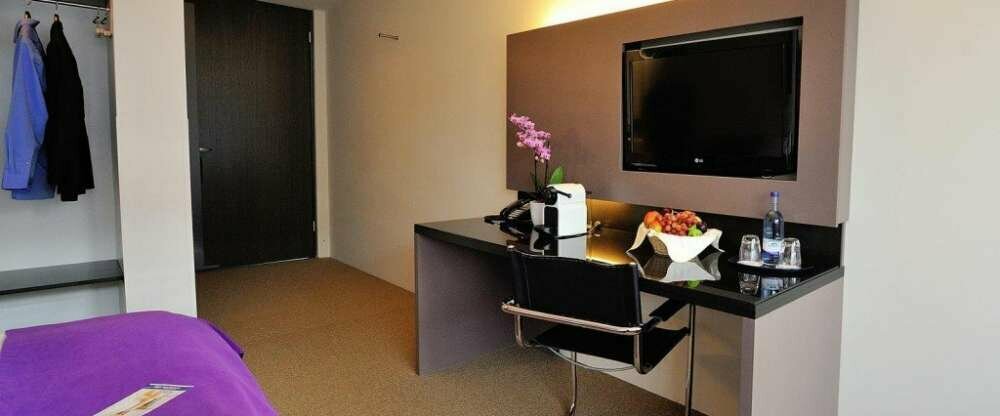 Ebenerdiges Komfort PLUS - WEHRGANG - Zimmer mit Balkon (über zwei kleine Stufen erreichbar). Zustellbett / Babybett möglich