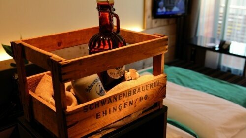 BIERKISTEN - KOMFORT Zimmer Mit teil-offenem Badezimmer und Schranksystem. Alle Zimmer verfügen über Balkone