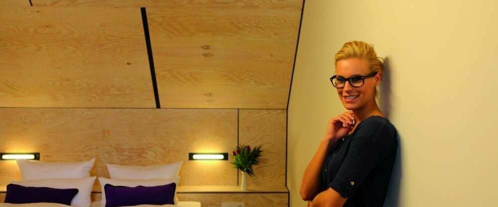 Komfort PREMIUM- Suite auf zwei Etagen mit Balkon. Auch als Familienzimmer zu nutzen. Zustellbett / Babybett möglich.