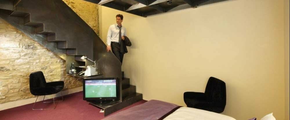 Komfort PLUS - Stadtmauermaisonette -Zimmer (auf zwei Etagen). Teilweise mit kleinem Freigang. 