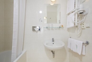 Zimmer - Badezimmer, Quelle: Spa Hotel Děvín **** Superior