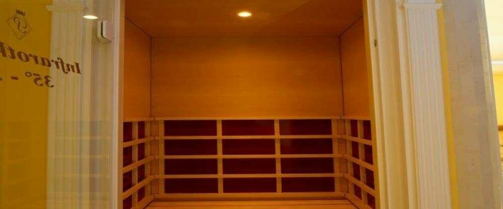 Zirbenholz-Infrarotkabine
