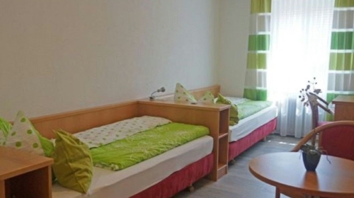 ZWeibettzimmer für 2 Personen mit Standard Ausstattung und zwei Einzelbetten