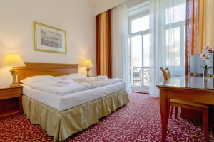 Comfort Doppelzimmer im Nebenhaus Romania mit Balkon, Quelle: (c) Windsor Medical Complex & Spa Hotel