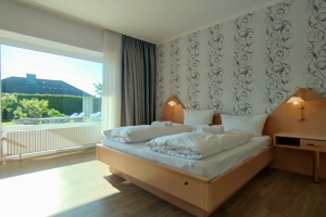 Doppelzimmer Landseite, Quelle: (c) Ostseehotel & boardinghouse Kappeln