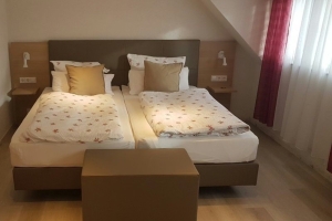 Doppelzimmer mit Klimaanlage, Quelle: (c) Steakhüsli Hotel-Restaurant