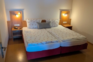 Doppelzimmer mit Küche, Quelle: (c) Steakhüsli Hotel-Restaurant