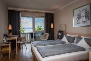 Doppelzimmer Seeseite mit Balkon, Quelle: (c) Ammersee Hotel 