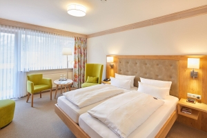 Doppelzimmer zur Einzelnutzung mit Balkon, Quelle: (c) Parkhotel zum Stern