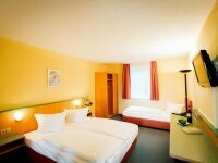 Dreibettzimmer, Quelle: (c) APART-HOTEL WEIMAR Dreibettzimmer, Quelle: (c) APART-HOTEL WEIMAR