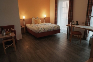 Einzelzimmer Deluxe mit Balkon, Quelle: (c) Steakhüsli Hotel-Restaurant