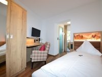 Einzelzimmer ohne Balkon - französisches Bett, Quelle: (c) Naturhotel Cafe Waldesruhe