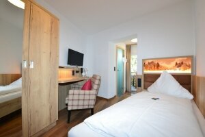 Einzelzimmer ohne Balkon - französisches Bett, Quelle: (c) Naturhotel Cafe Waldesruhe