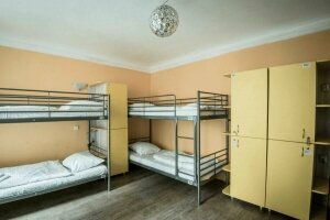 Gemischter Schlafsaal mit 6 Betten , Quelle: (c) Charles Bridge Hostel and Apartments