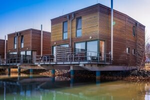Hafenhaus für 4 Personen, Quelle: (c) LAGOVIDA Ferienresort am Störmthaler See Hafenhaus für 4 Personen, Quelle: (c) LAGOVIDA Ferienresort am Störmthaler See