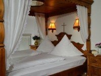Himmelbettzimmer, Quelle: (c) Romantica Hotel Blauer Hecht Himmelbettzimmer, Quelle: (c) Romantica Hotel Blauer Hecht