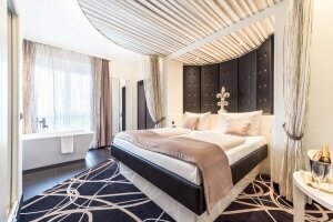 Luxus Suite , Quelle: (c) Bäder Park Hotel | Sieben Welten Therme & Spa Resort						