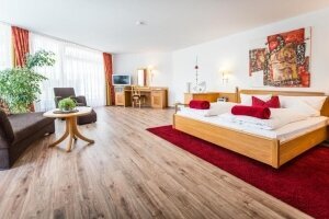 Junior Suite Typ 13 im Haus „Sonnenbühl“ , Quelle: (c) Naturparkhotel Adler St. Roman