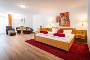 Junior Suite Typ 9 im Haus „Sonnenbühl“, Quelle: (c) Naturparkhotel Adler St. Roman