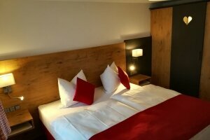Komfort- Doppelzimmer , Quelle: (c) Hotel Landgasthof Zum Goldenen Schwanen