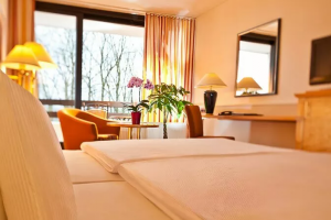 Komfort Zimmer mit Doppelbett und Sofabett, Quelle: (c) Dorint Hotel & Sportresort Arnsberg