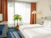 Standardzimmer mit Doppelbett und Sofabett, Quelle: (c) Dorint Hotel & Sportresort Arnsberg