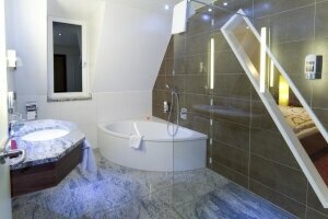 Deluxe Doppelzimmer mit Badewanne für Zwei, Quelle: (c) Hotel - Restaurant Sonneck