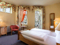 Superior-Hotelzimmer , Quelle: (c) Hotel Schloss Schweinsburg