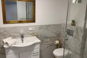 Doppelzimmer im Schloss mit Badewanne, Quelle: (c) Schloss Krugsdorf Golf & Hotel