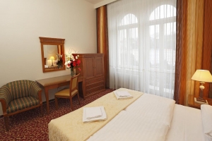 Comfort Doppelzimmer im Nebenhaus Romania mit Balkon, Quelle: (c) Windsor Medical Complex & Spa Hotel